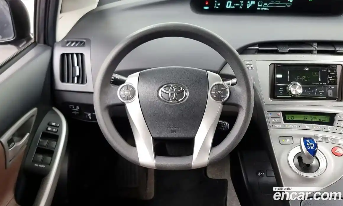 Toyota Prius 2015 1.8 гидро в Москве № 199705, фото 13