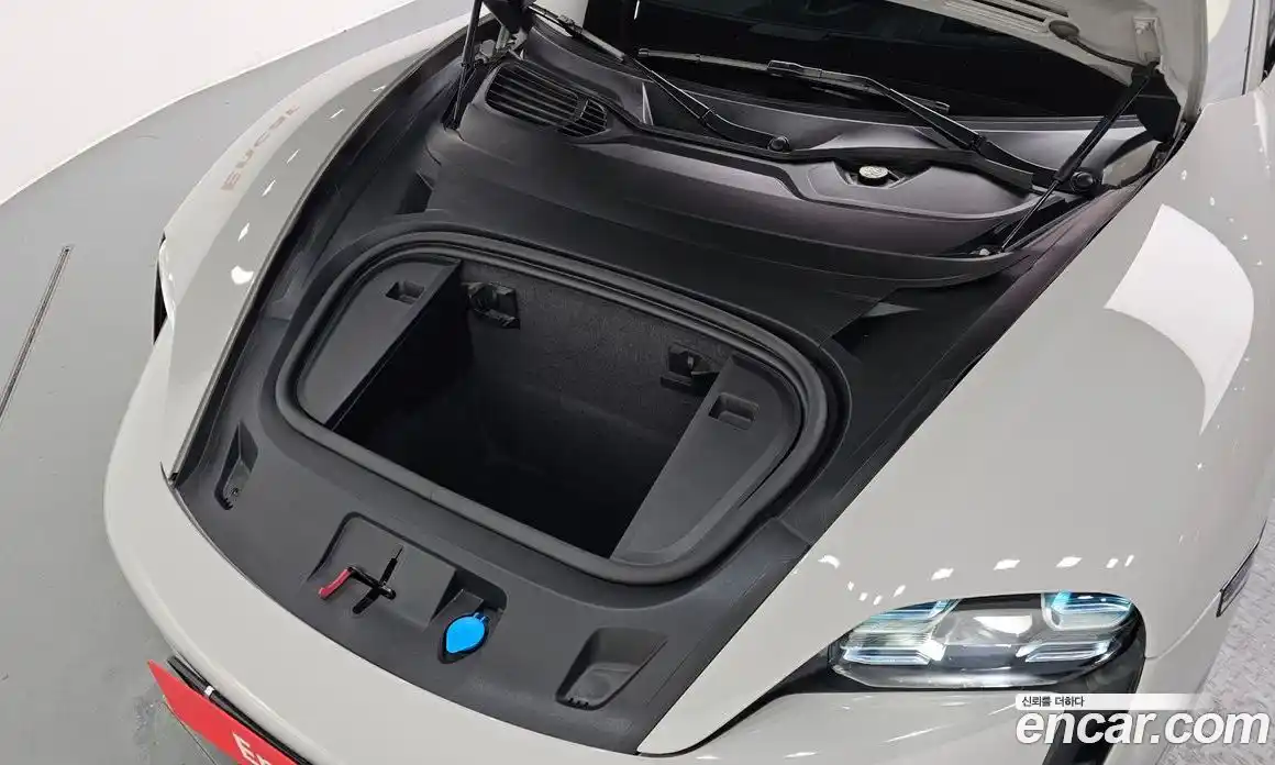 Porsche Taycan 2021 0.1 гидро в Москве № 213090, фото 6