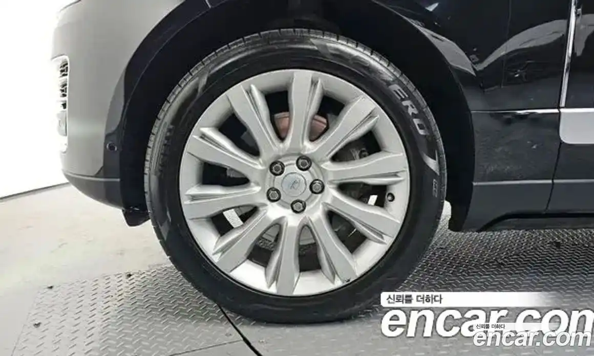Land Rover Range-Rover 2016 4.4 гидро в Москве № 213650, фото 5