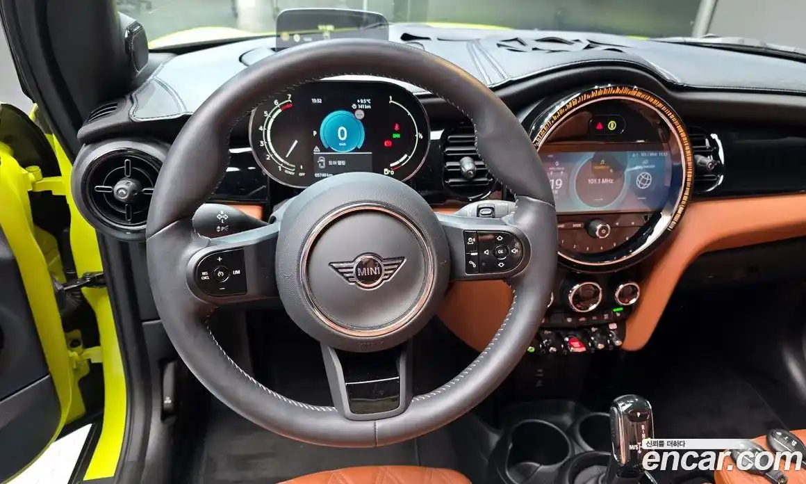 Mini Cooper Convertible 2024 2.0 гидро в Москве № 213987, фото 13