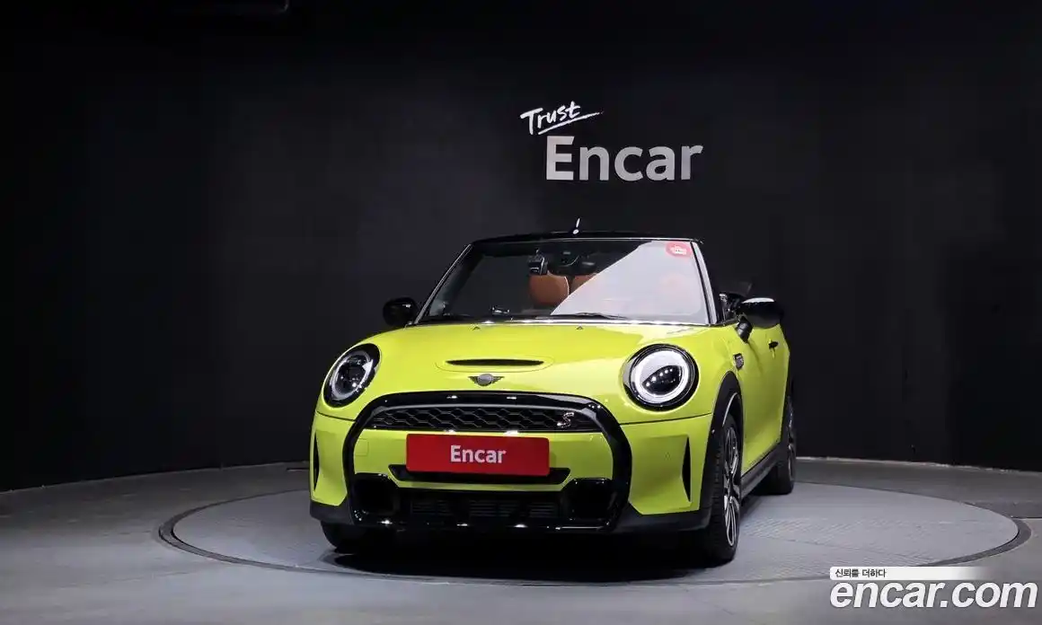 Mini Cooper Convertible 2024 2.0 гидро в Москве № 213987, фото 3