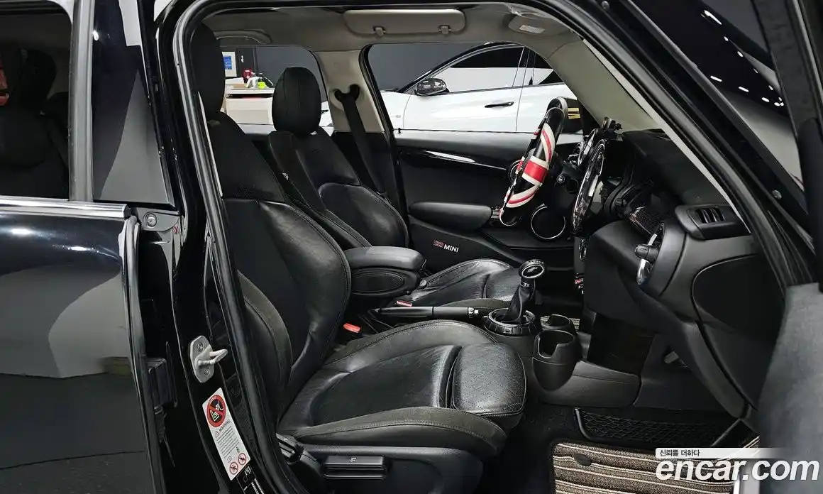 Mini Cooper 2015 2.0 гидро в Москве № 214398, фото 10