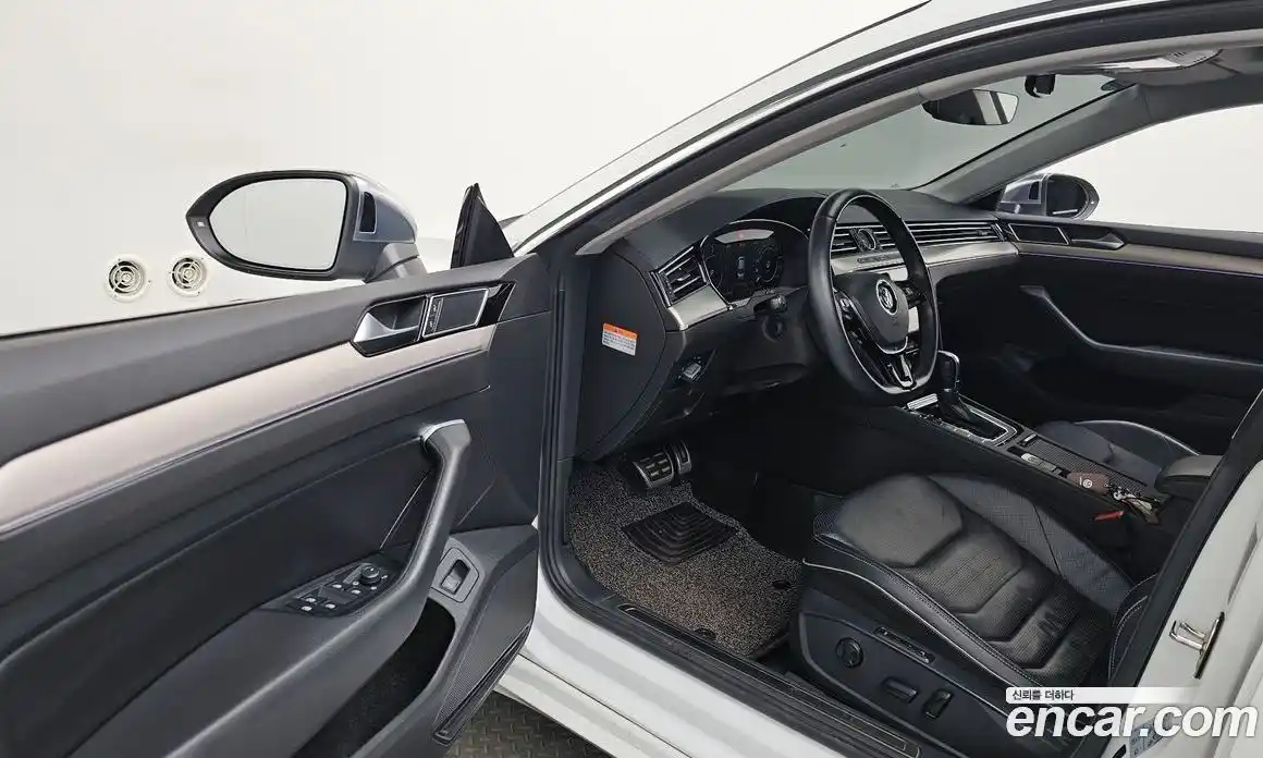 Volkswagen Arteon 2018 2.0 гидро в Москве № 215158, фото 9