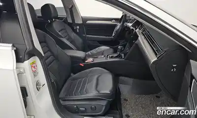 Volkswagen Arteon 2018 2.0 гидро в Москве № 215158, миниатюра 10