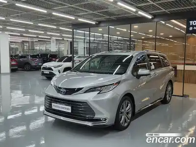 Toyota Sienna, 2025