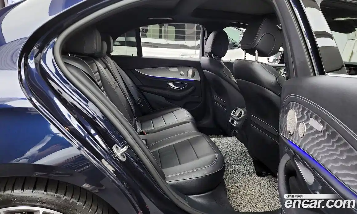 Mercedes-Benz E-Class 2022 2.0 гидро, фото 12
