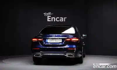 Mercedes-Benz E-Class 2022 2.0 гидро, миниатюра 4