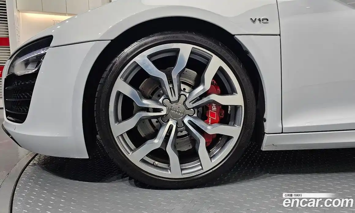 Audi R8 2015 5.2 гидро в Москве № 230172, фото 5