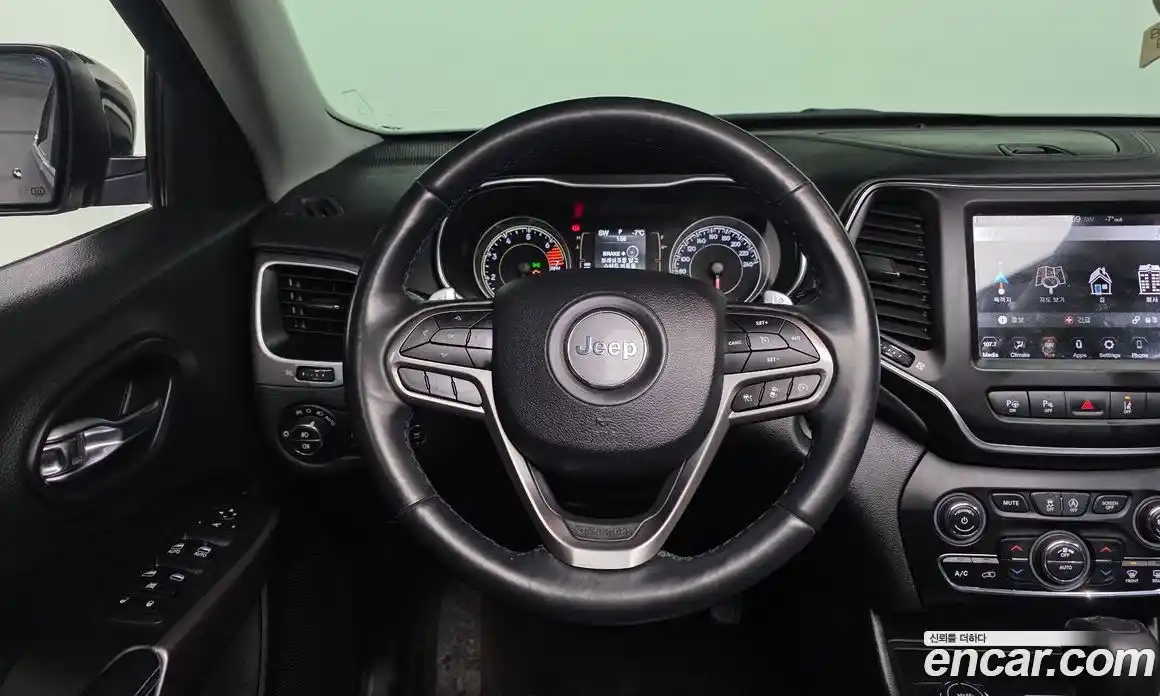 Jeep Cherokee 2018 2.4 гидро в Москве № 232756, фото 13