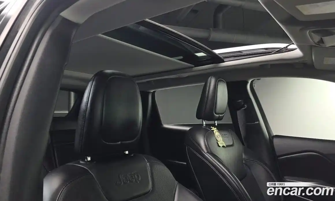 Jeep Cherokee 2018 2.4 гидро в Москве № 232756, фото 18