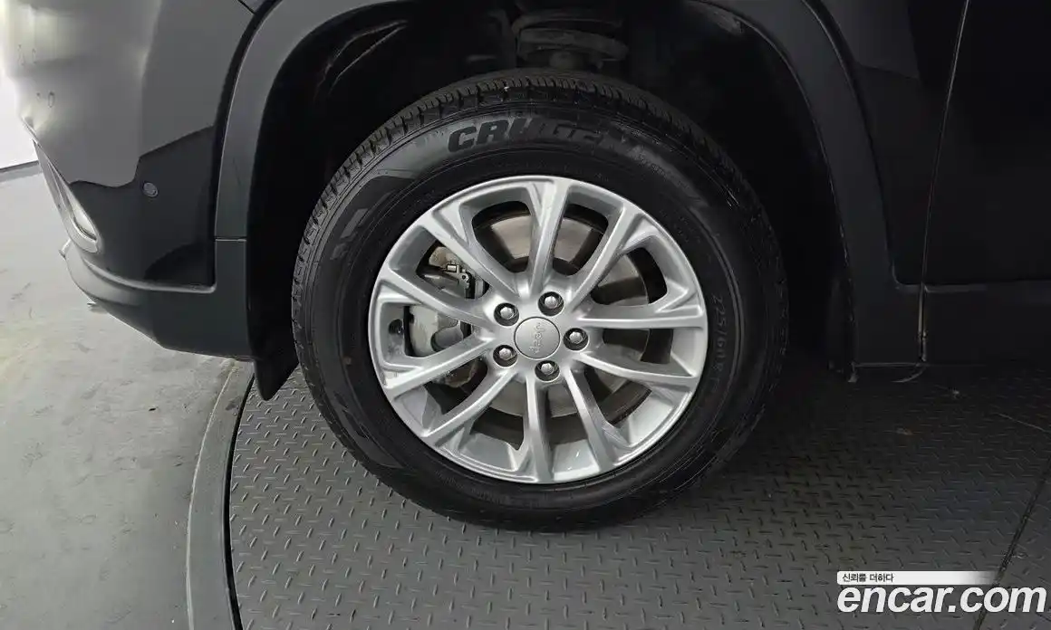 Jeep Cherokee 2018 2.4 гидро в Москве № 232756, фото 5