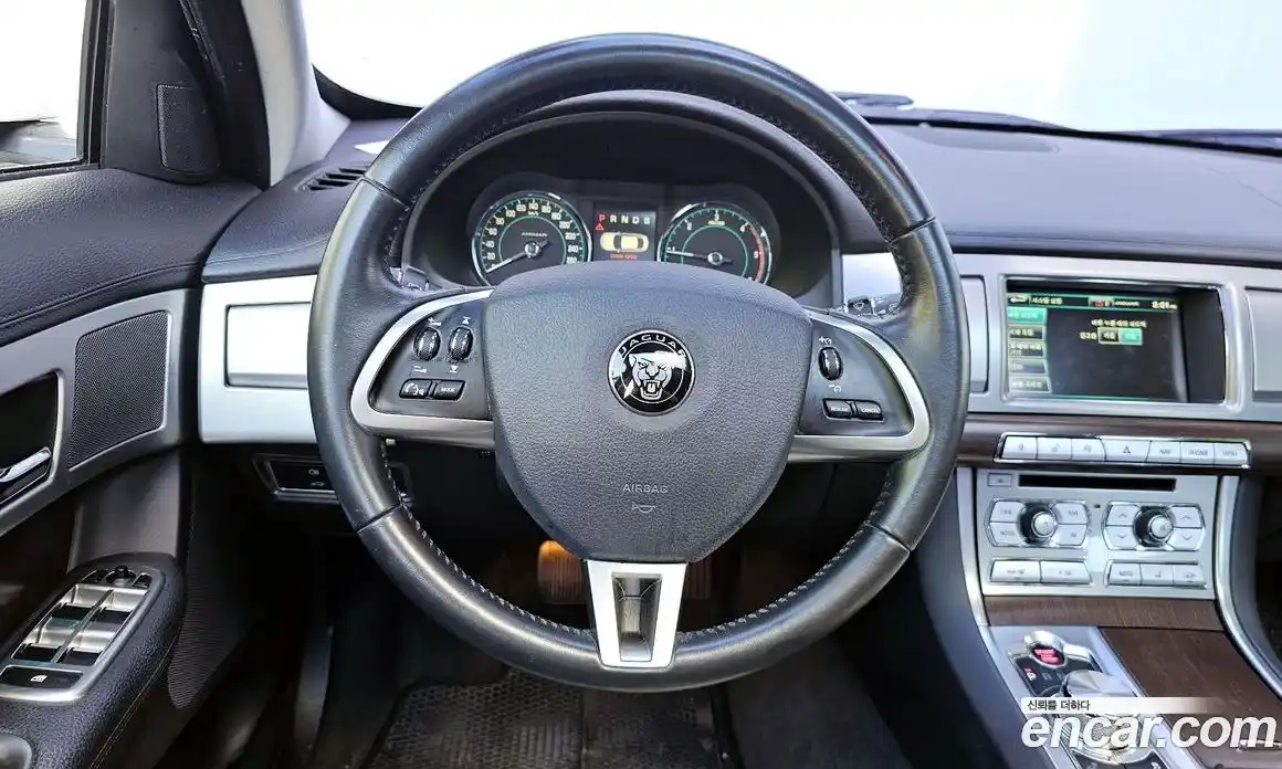 Jaguar XF 2014 2.2 гидро в Москве № 247490, фото 13