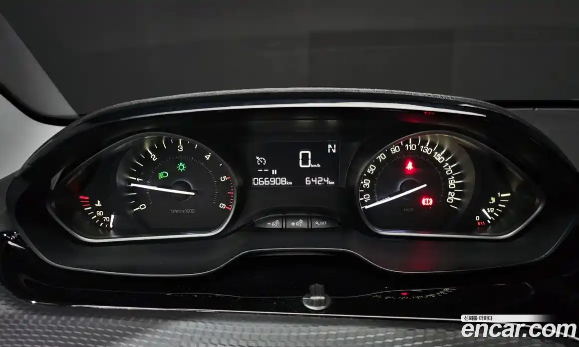 Peugeot 208 2018 1.6 гидро в Москве № 258797, фото 8