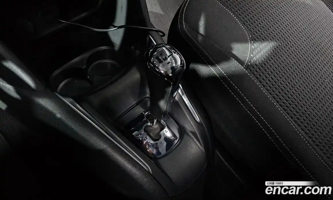 Peugeot 208 2018 1.6 гидро в Москве № 258797, фото 9