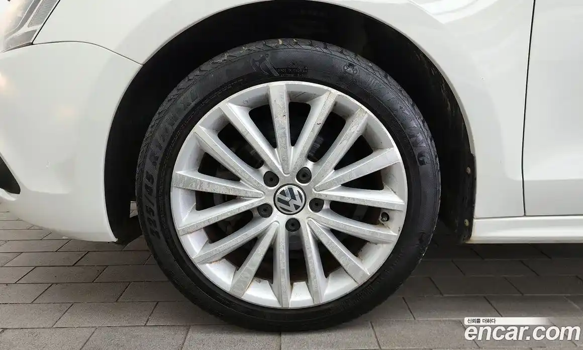 Volkswagen Jetta 2014 1.6 гидро в Москве № 277829, фото 5