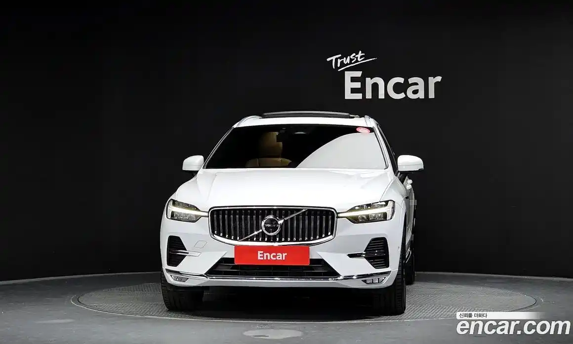 Volvo XC60 2023 2.0 гидро в Москве № 292441, фото 3