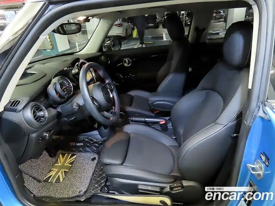 Mini Cooper 2019 2.0 гидро в Москве № 294379, фото 6