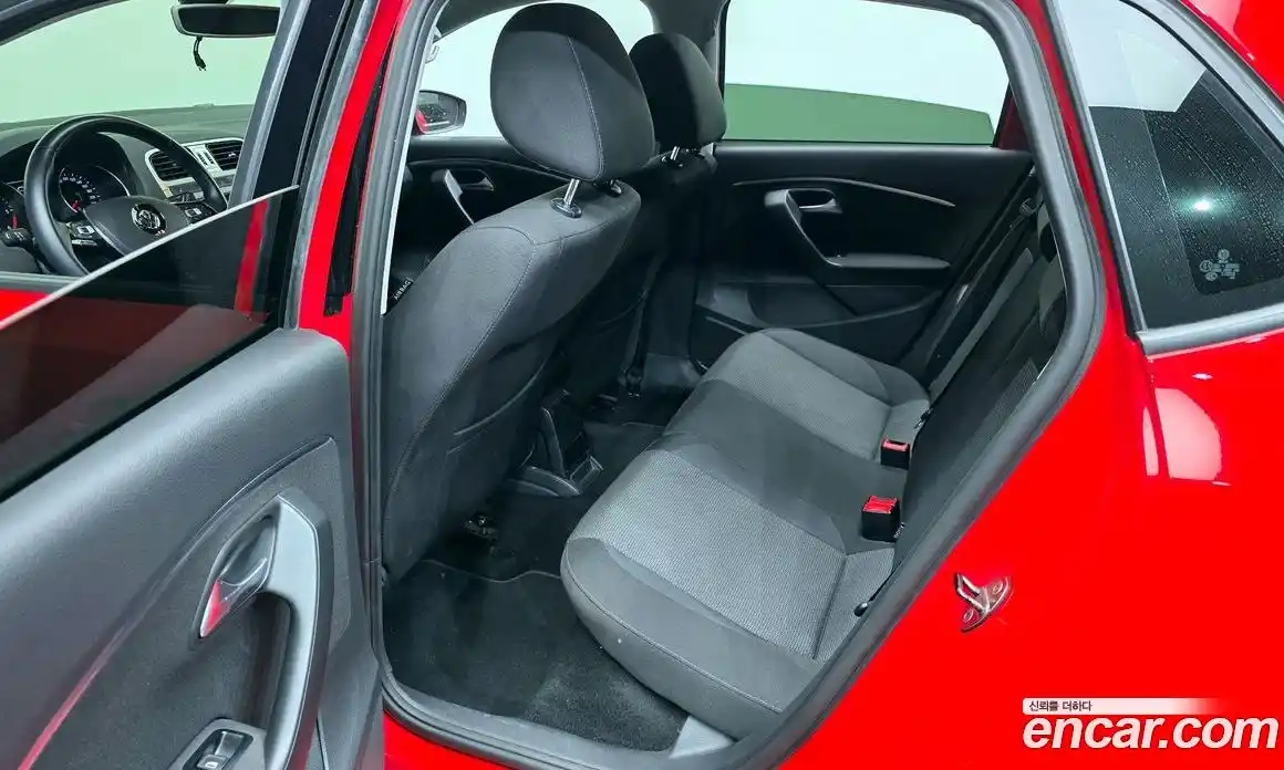 Volkswagen Polo 2016 1.4 гидро в Москве № 301198, фото 12