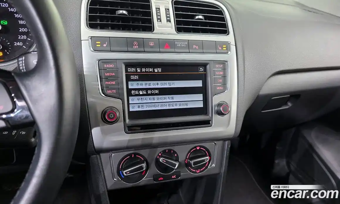Volkswagen Polo 2016 1.4 гидро в Москве № 301198, фото 14