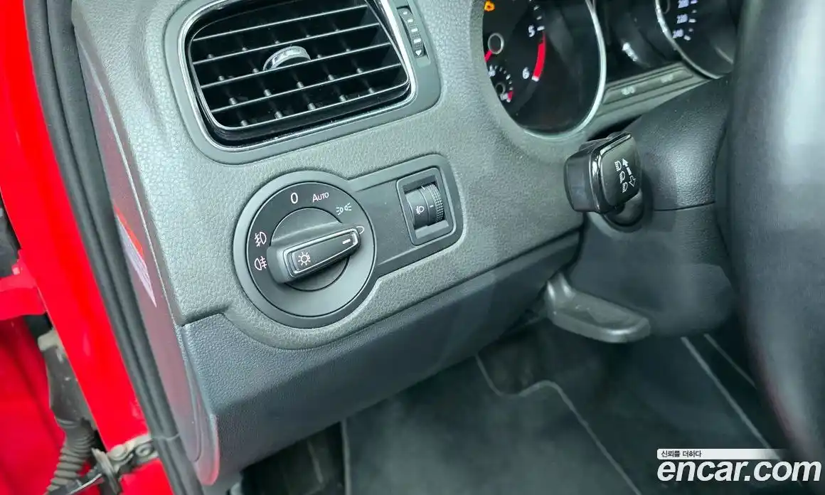 Volkswagen Polo 2016 1.4 гидро в Москве № 301198, фото 16