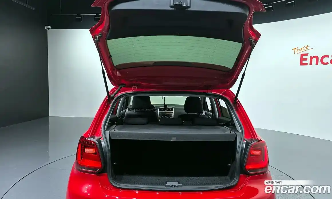 Volkswagen Polo 2016 1.4 гидро в Москве № 301198, фото 20