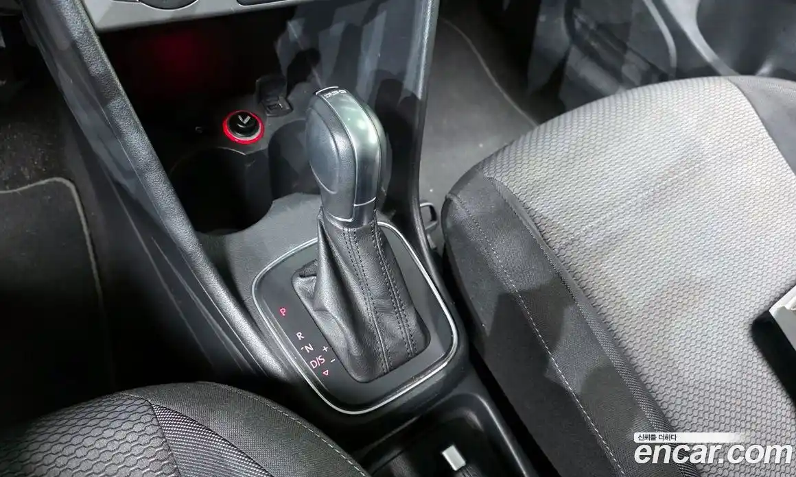 Volkswagen Polo 2016 1.4 гидро в Москве № 301198, фото 9
