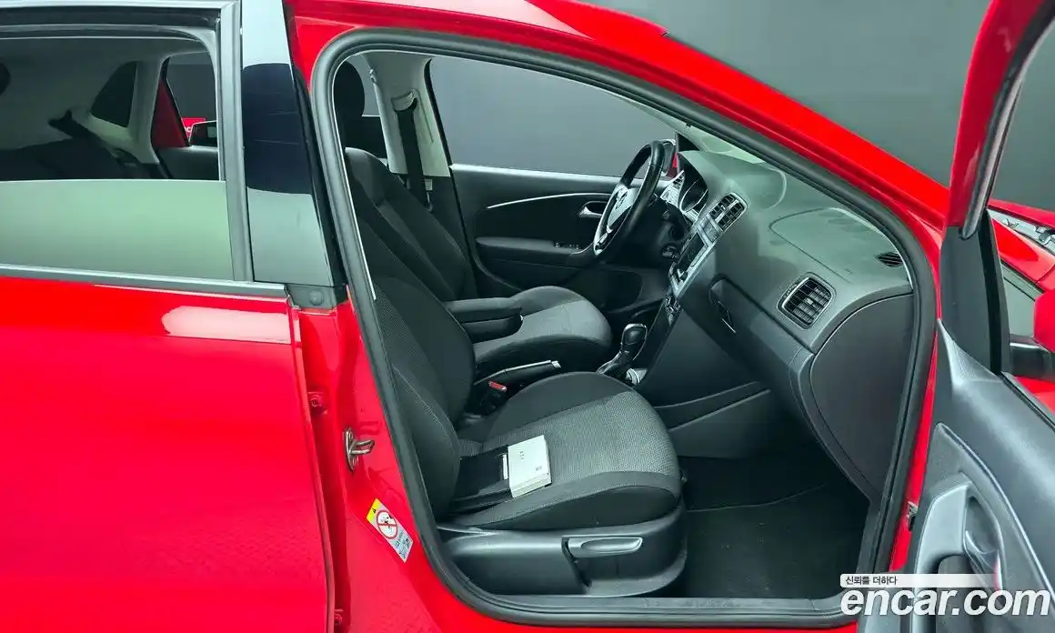 Volkswagen Polo 2016 1.4 гидро в Москве № 301198, фото 10