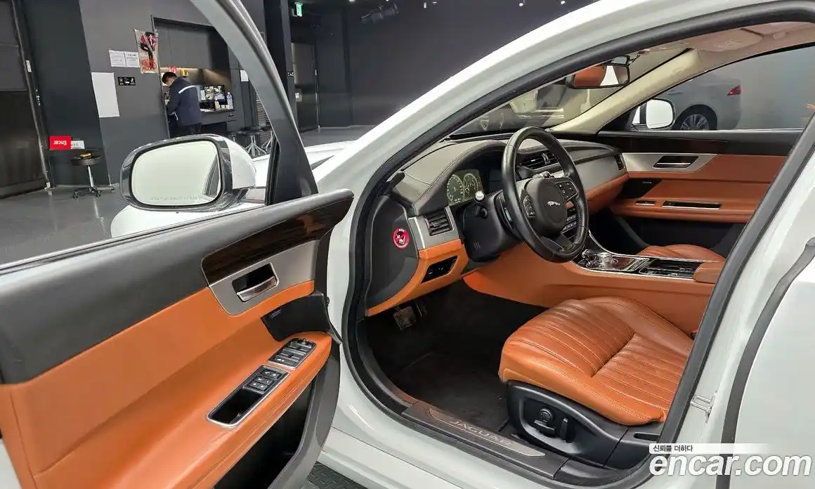 Jaguar XF 2016 2.0 гидро в Москве № 304991, фото 11