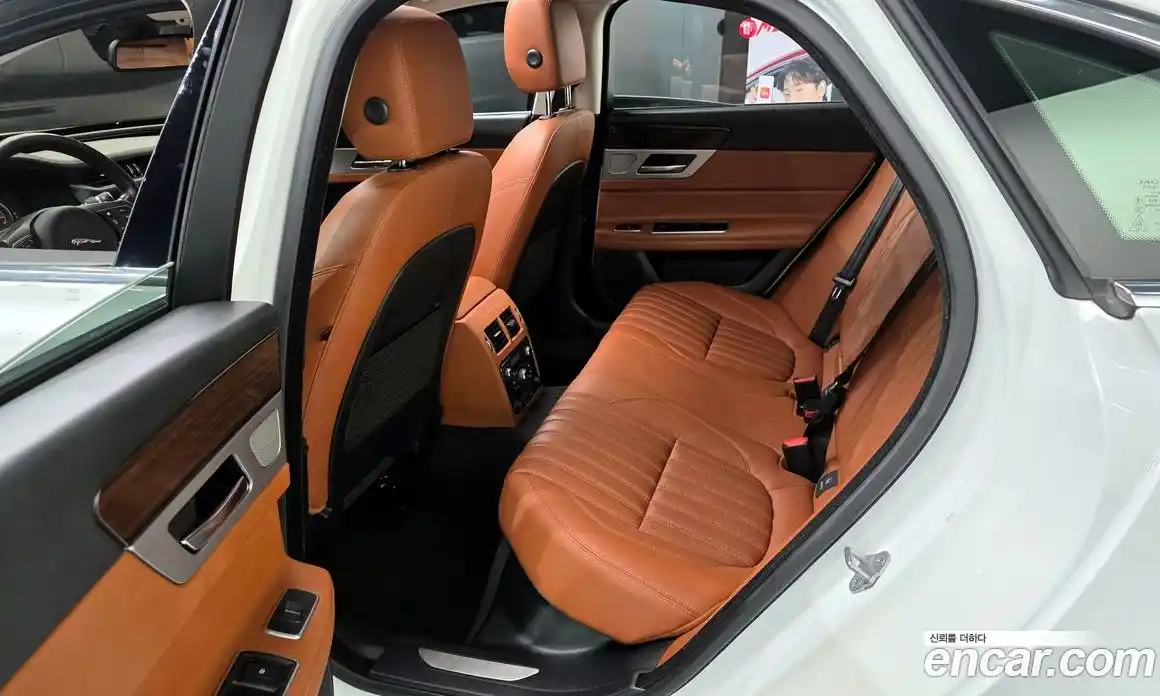 Jaguar XF 2016 2.0 гидро в Москве № 304991, фото 12