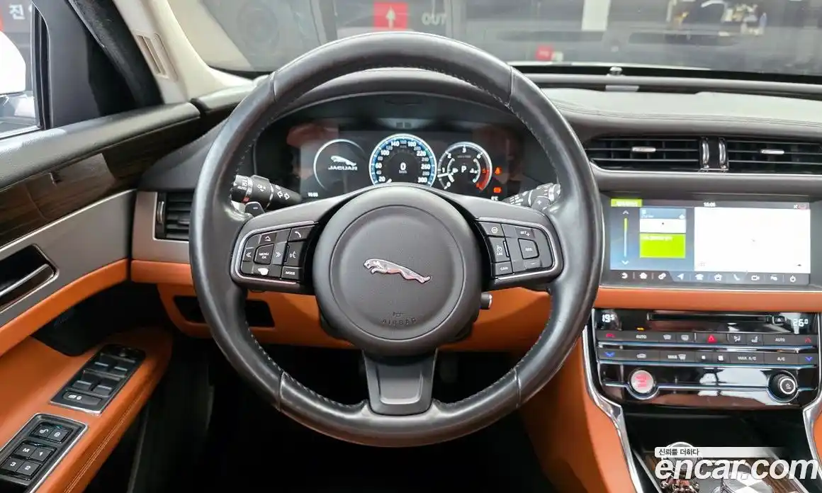 Jaguar XF 2016 2.0 гидро в Москве № 304991, фото 13