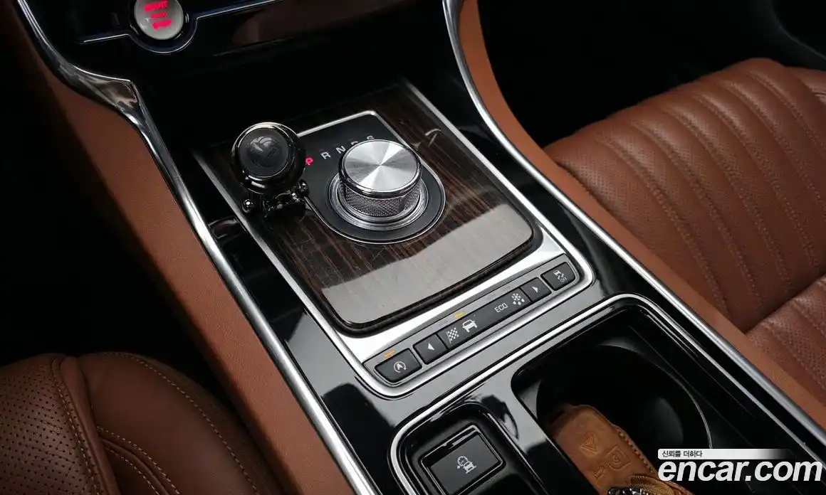 Jaguar XF 2016 2.0 гидро в Москве № 304991, фото 9