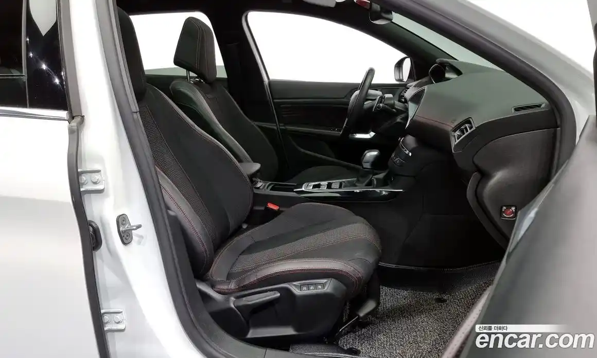 Peugeot 308 2018 1.6 гидро в Москве № 320529, фото 11