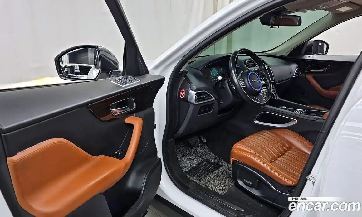 Jaguar F-Pace 2017 2.0 гидро в Москве № 335831, фото 10