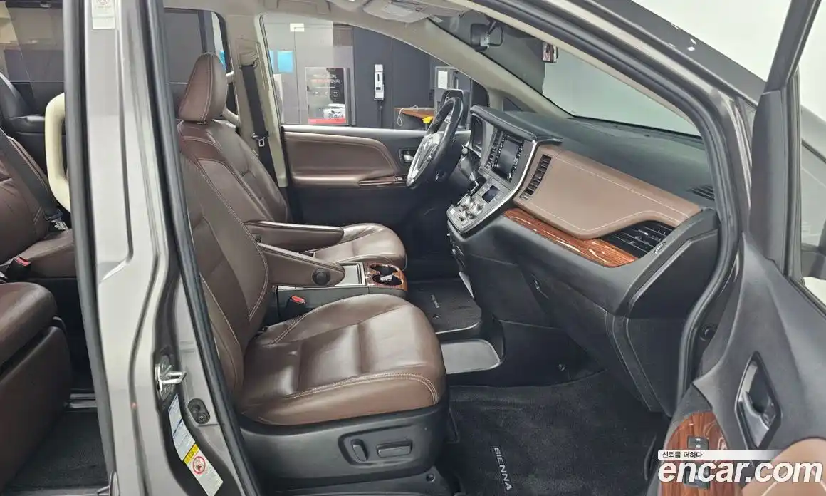 Toyota Sienna 2018 3.5 гидро в Москве № 384044, фото 11