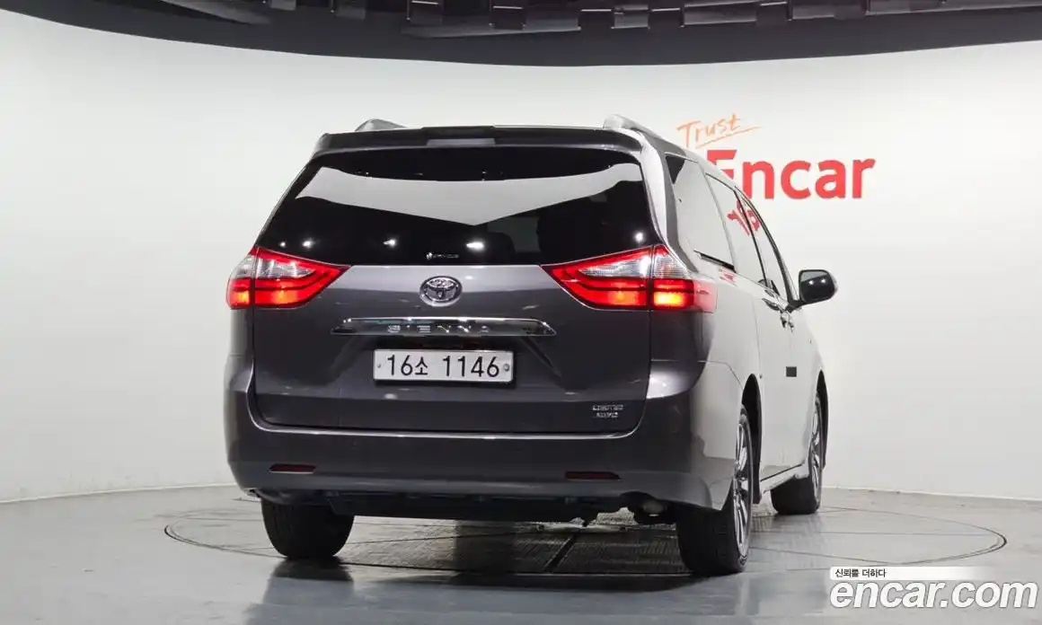 Toyota Sienna 2018 3.5 гидро в Москве № 384044, фото 4