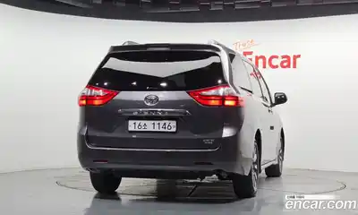Toyota Sienna 2018 3.5 гидро в Москве № 384044, миниатюра 4