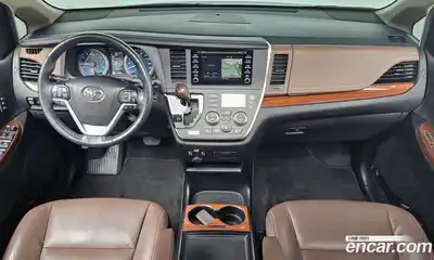 Toyota Sienna 2018 3.5 гидро в Москве № 384044, миниатюра 7
