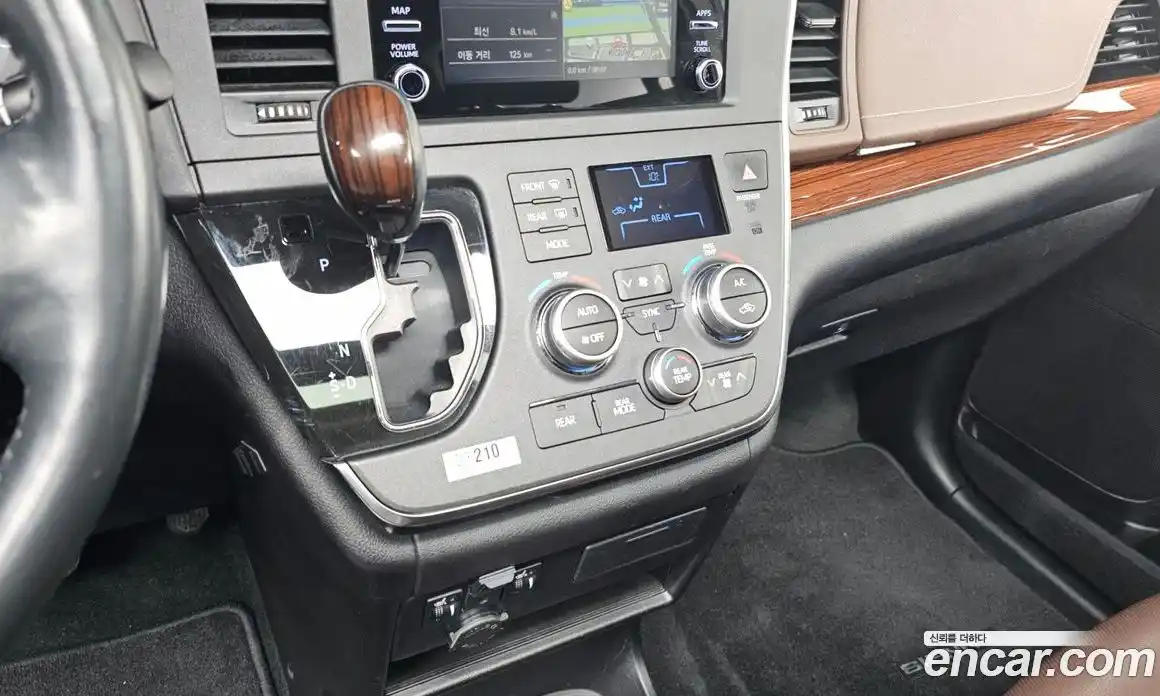Toyota Sienna 2018 3.5 гидро в Москве № 384044, фото 9