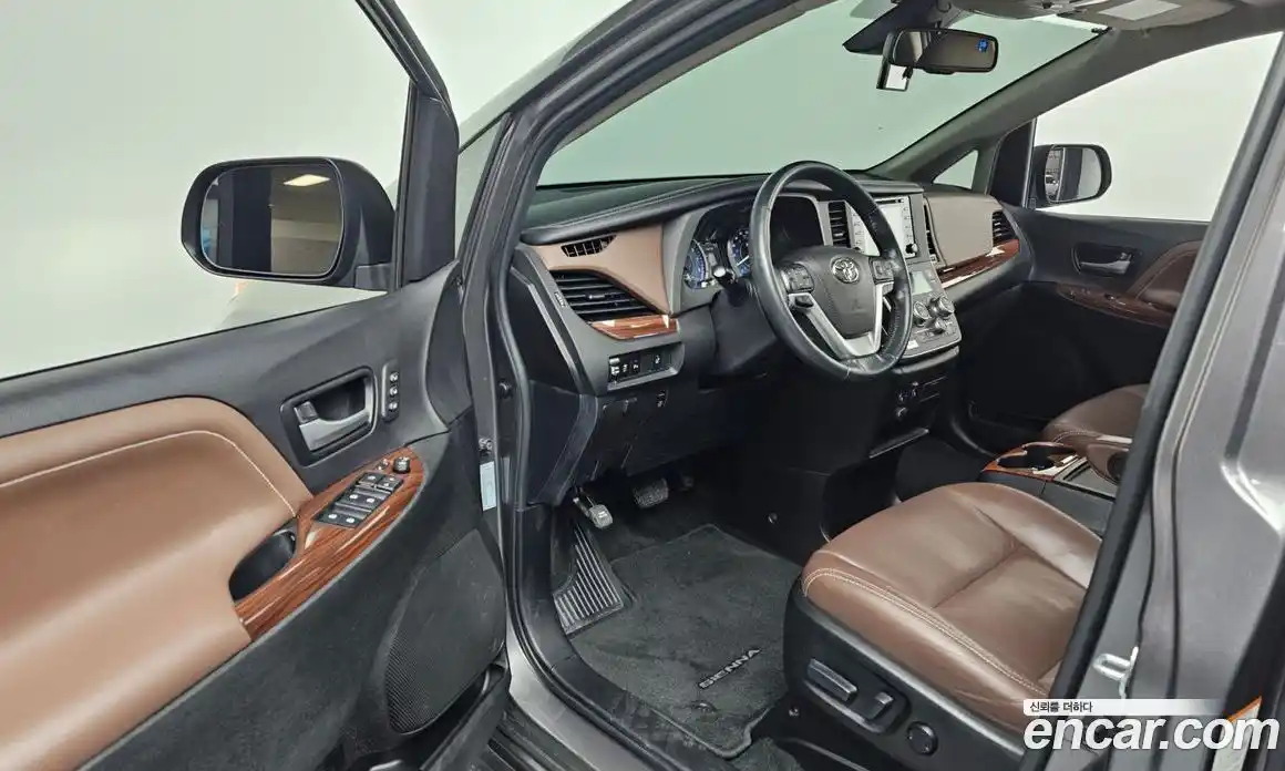Toyota Sienna 2018 3.5 гидро в Москве № 384044, фото 10