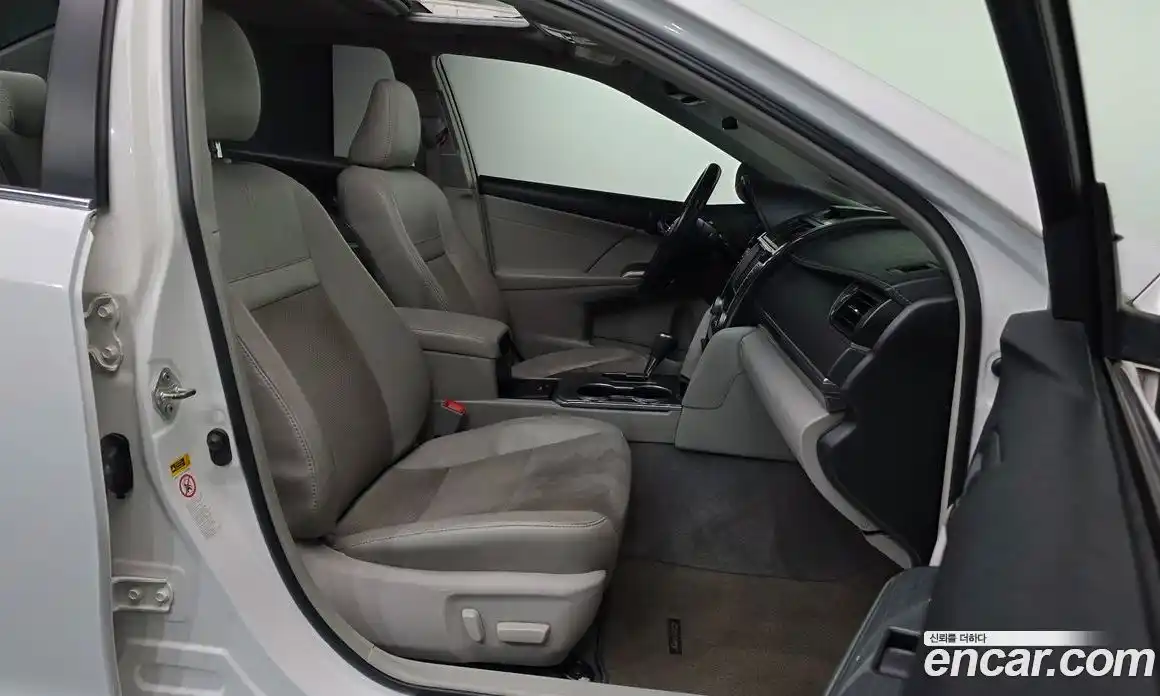 Toyota Camry 2013 2.5 гидро в Москве № 384134, фото 10