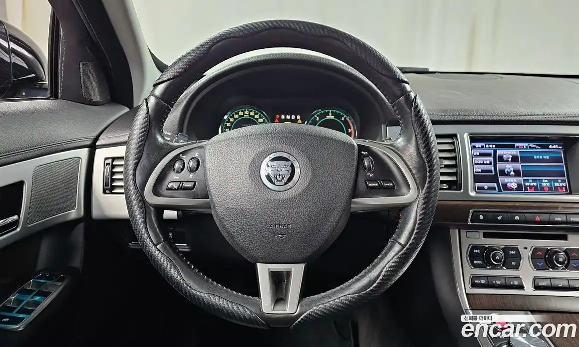 Jaguar XF 2012 2.2 гидро в Москве № 500311, фото 13