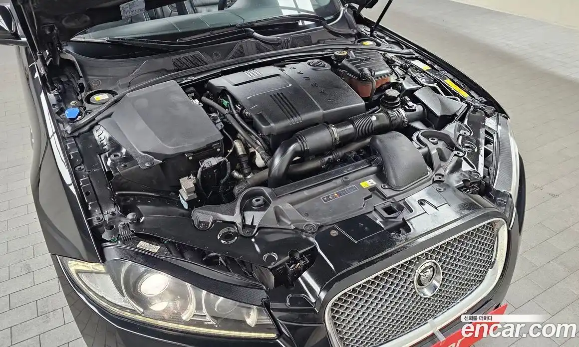 Jaguar XF 2012 2.2 гидро в Москве № 500311, фото 6