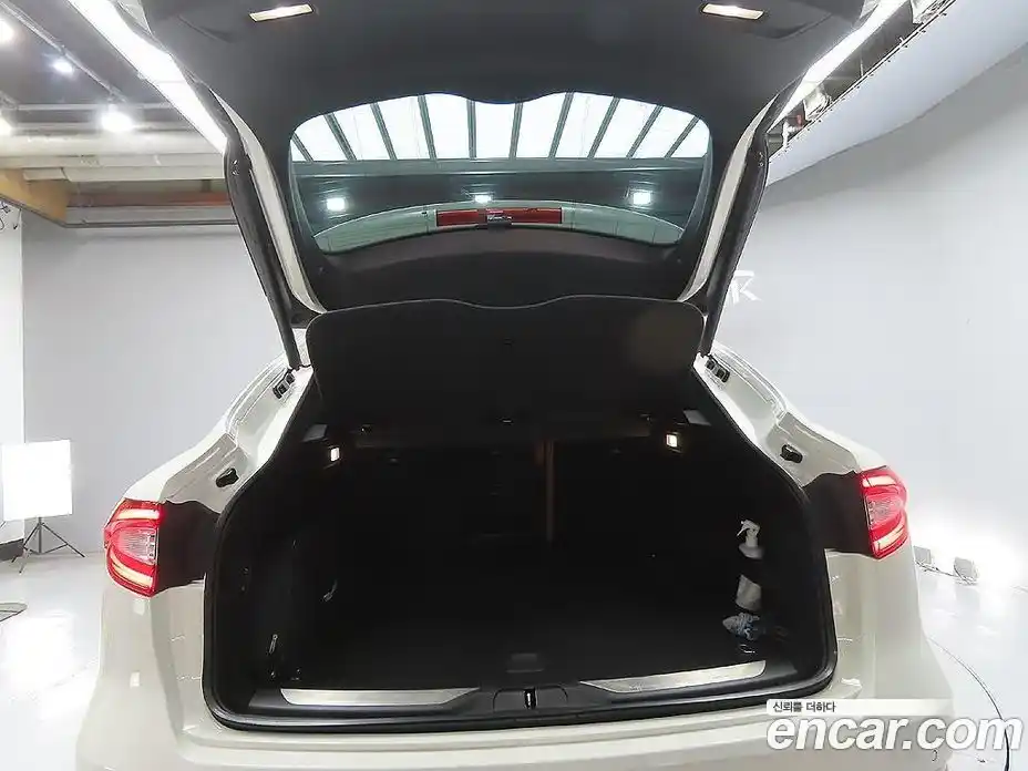 Maserati Levante 2020 3.0 гидро в Москве № 585270, фото 11