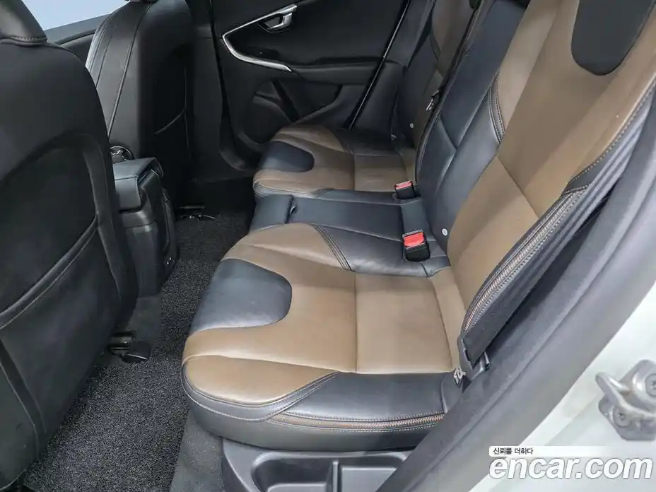 Volvo V40 2015 2.0 гидро в Москве № 593940, фото 11