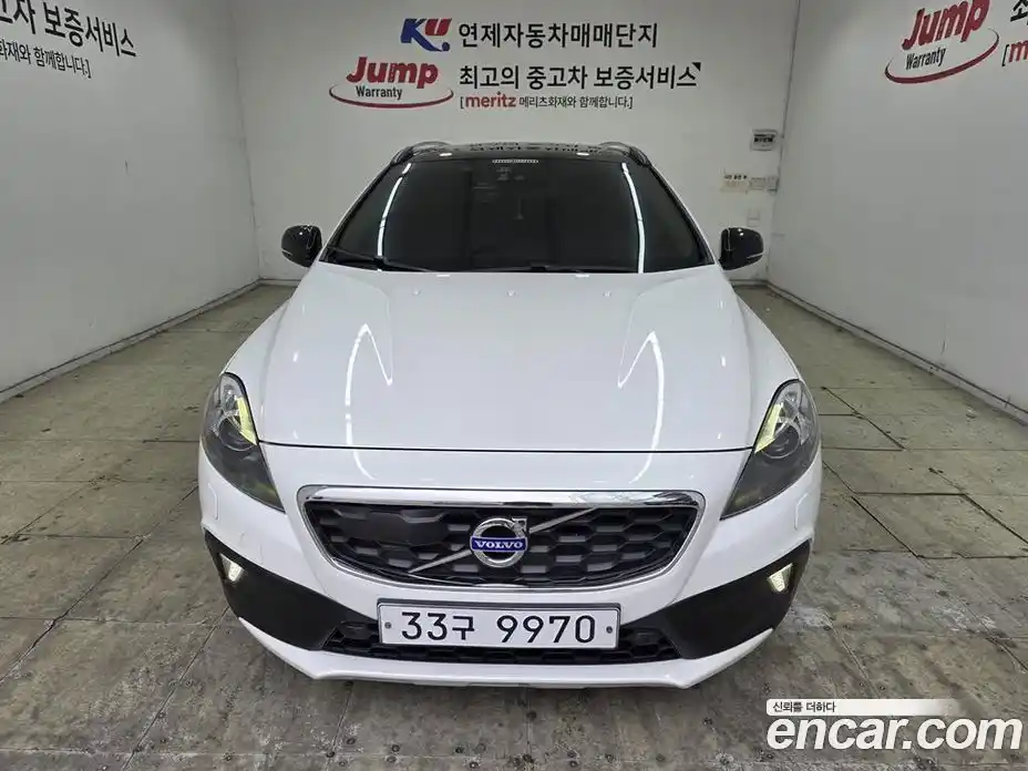 Volvo V40 2015 2.0 гидро в Москве № 593940, фото 3