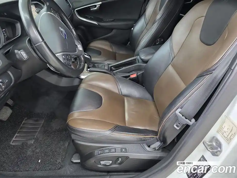 Volvo V40 2015 2.0 гидро в Москве № 593940, фото 10