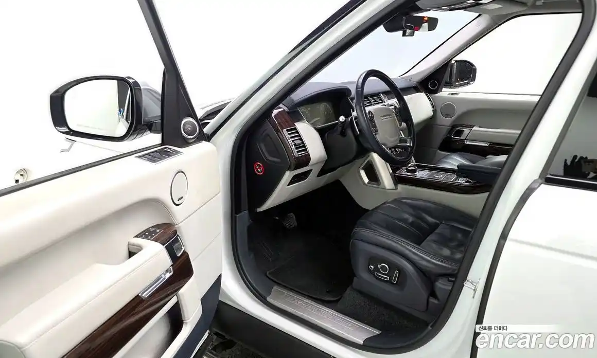 Land Rover Range-Rover 2017 4.4 гидро в Москве № 627640, фото 9