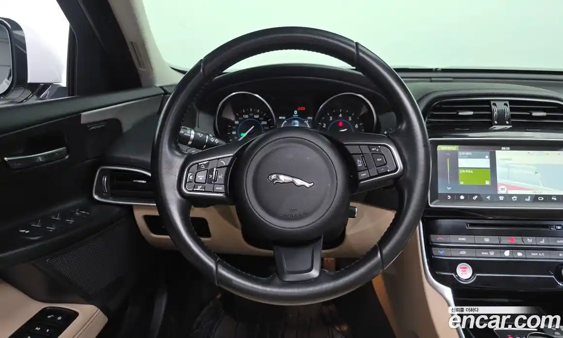 Jaguar XE 2017 2.0 гидро в Москве № 757982, фото 13