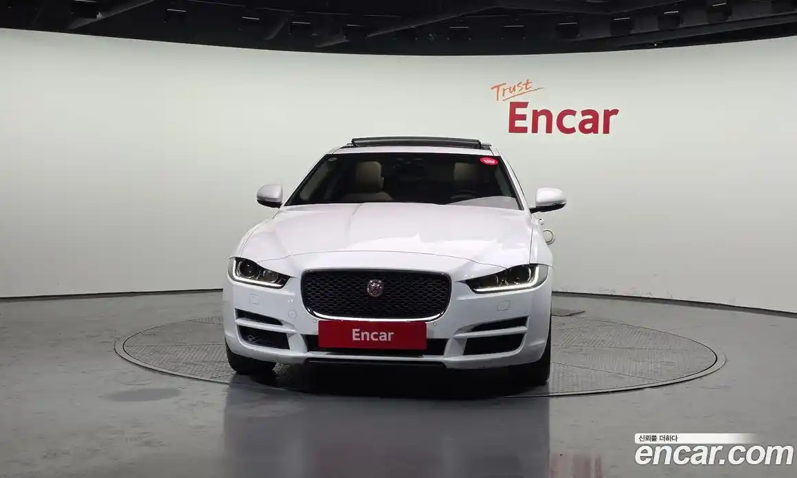 Jaguar XE 2017 2.0 гидро в Москве № 757982, фото 3