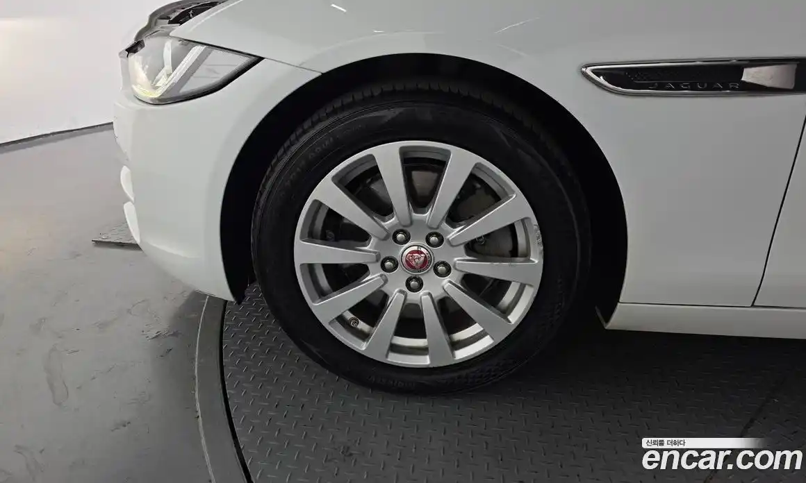 Jaguar XE 2017 2.0 гидро в Москве № 757982, фото 5